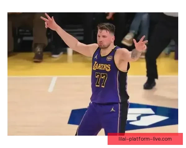 雷霆大胜湖人喜迎四连胜 SGA贡献28分7助攻7篮板 东契奇伤退影响独行侠表现