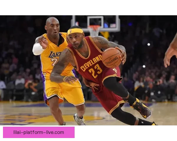 詹姆斯回忆科比经典瞬间以为配合结果被单打碾压
